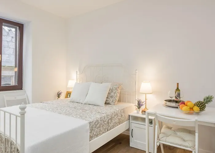 Mediterranean Vintage * Split